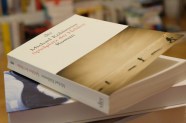Backlist 18 Michael K hlmeier Spielplatz Der Helden ZEICHEN ZEITEN