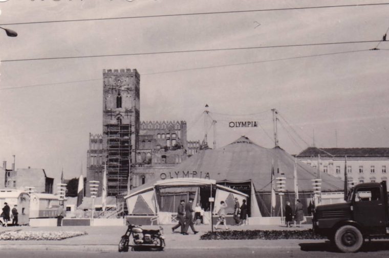 Karl-Marx-Str_Zirkkus_Olympia_Frankfurt_Oder_Mai_1967_by_Otto_Schmidt_Nordhausen